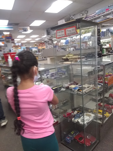 Hobby Store «Chicagoland Toys and Hobbies», reviews and photos, 6017 N Northwest Hwy, Chicago, IL 60631, USA