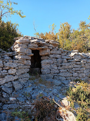 Enclos caselle La Carbonière à Sainte-Eulalie-de-Cernon