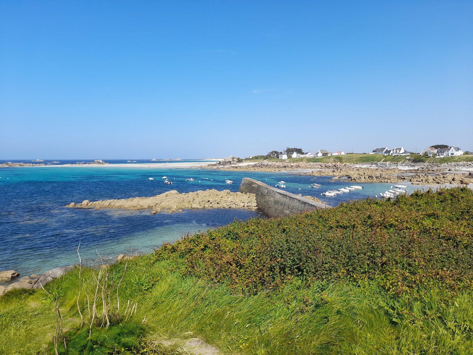 Plage de Kerfissien'in fotoğrafı çok temiz temizlik seviyesi ile