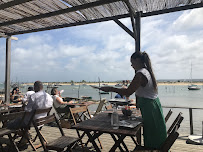 Atmosphère du Bar-restaurant à huîtres La Cabane du Phare à Lège-Cap-Ferret - n°16