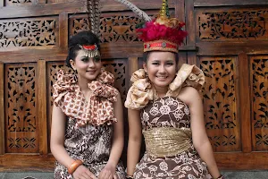 Batik Giri Alam image