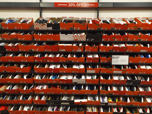 Clothing Store «Nike Factory Store», reviews and photos, 5220 Fashion Outlets Way #1125, Rosemont, IL 60018, USA