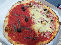 Pepperoni du Pizzas à emporter Camion Pizza chez Papa à Marseille - n°3