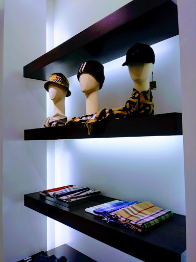 Clothing Store «Burberry», reviews and photos, 1151 Galleria Blvd, Roseville, CA 95678, USA
