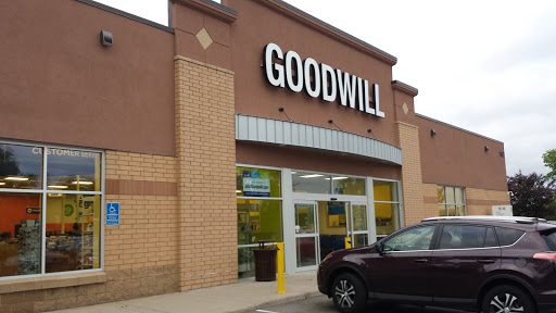 Thrift Store «Goodwill - Roseville: County Road B», reviews and photos, 1627 County B Rd W, Roseville, MN 55113, USA