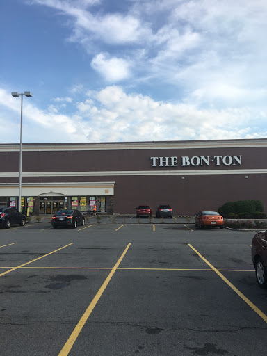 Department Store «Bon-Ton», reviews and photos, 1706 Sheridan Dr, Buffalo, NY 14223, USA