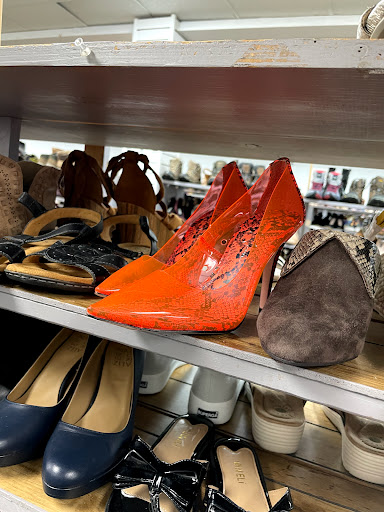 Shoe Store «Marti & Liz Shoes», reviews and photos, 1905 N Jackson St # 710, Tullahoma, TN 37388, USA