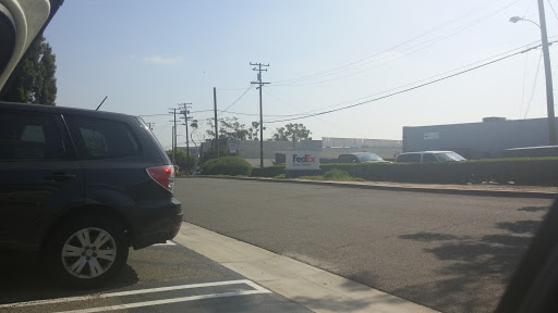 Shipping and Mailing Service «FedEx Ship Center», reviews and photos, 2451 N Palm Dr, Signal Hill, CA 90755, USA