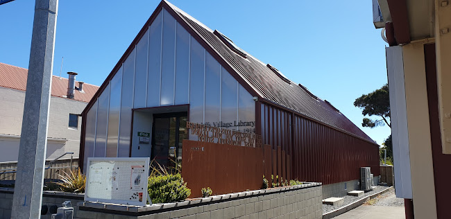 Redcliffs Village Library