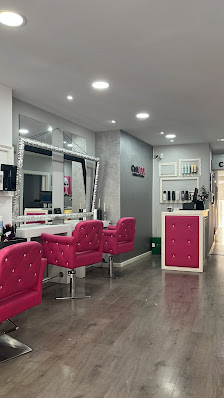 La Mala Salon de Belleza Carrer de la Foneria, 44, Distrito de Sants-Montjuïc, 08038 Barcelona, España