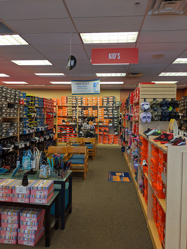Shoe Store «Peltz Shoes - Bradenton Store», reviews and photos, 5275 University Pkwy, University Park, FL 34201, USA