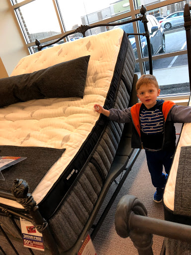 Mattress Store «Mattress Warehouse of Shrewsbury Highlands», reviews and photos, 96 Sofia Drive #107, Shrewsbury, PA 17361, USA