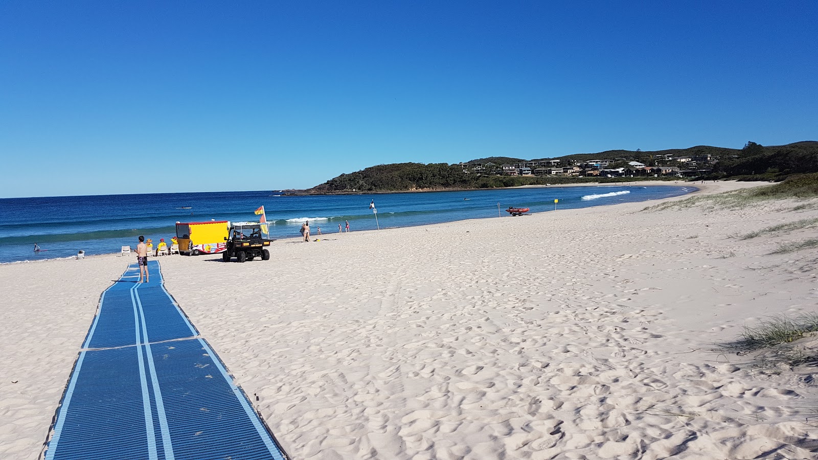 Foto de Fingal Bay Foreshore Reserve con agua cristalina superficie