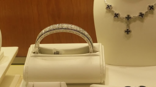 Jewelry Store «Helzberg Diamonds», reviews and photos, 2663 E Main St #500, Plainfield, IN 46168, USA