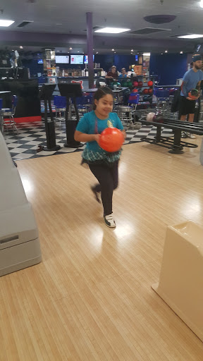 Bowling Alley «Diversey River Bowl», reviews and photos, 2211 W Diversey Pkwy, Chicago, IL 60647, USA