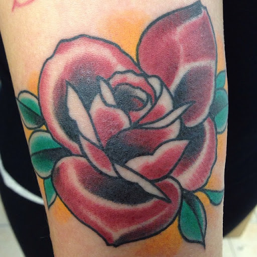 Tattoo Shop «Attitudes Muskegon», reviews and photos, 1610 Evanston Ave, Muskegon, MI 49442, USA