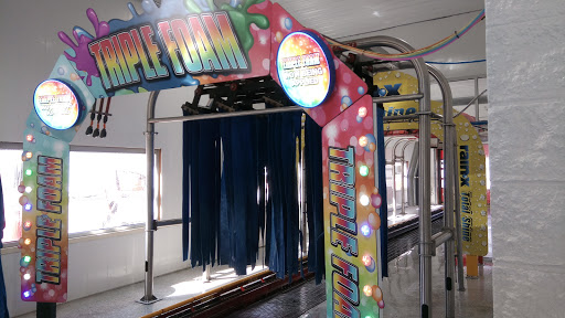 Car Detailing Service «Wheaton Car Wash & Detail», reviews and photos, 1520 E Roosevelt Rd, Wheaton, IL 60187, USA