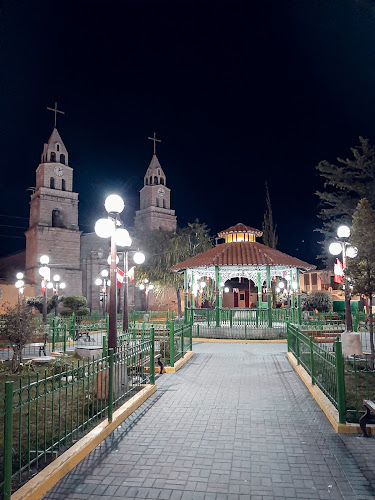 Plaza De Armas De Puquío - Restaurante