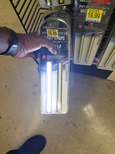 Auto Parts Store «Pep Boys Auto Parts & Service», reviews and photos, 1315 Pacific Coast Hwy, Harbor City, CA 90710, USA