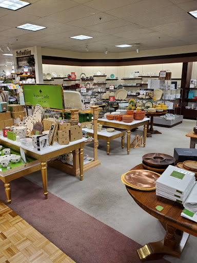 Shopping Mall «Southroads Shopping Center», reviews and photos, 5211 E 41st St, Tulsa, OK 74135, USA