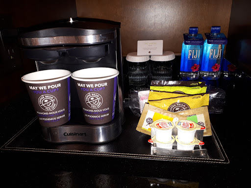 Hotel «DoubleTree by Hilton Hotel Boston - Bedford Glen», reviews and photos, 44 Middlesex Turnpike, Bedford, MA 01730, USA