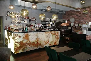 Le Time Restaurant Bar image