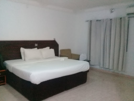 The Bridgeview Hotel by Paullet Suites, 1 Ada Val Arenyeka Street, Ugbuwangue, 320242, Warri, Nigeria, Budget Hotel, state Delta
