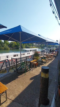 Atmosphère du Restaurant La Guinguette des Maquereaux à Nogent-sur-Marne - n°13