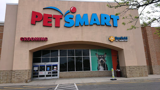 Pet Supply Store «PetSmart», reviews and photos, 5 Mystic View Rd, Everett, MA 02149, USA