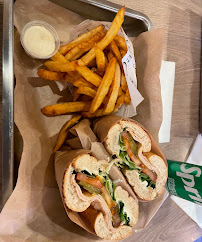 Sandwich au poulet du Restaurant de hamburgers Burgers & Bagels Lafayette à Lyon - n°17