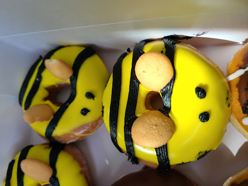 Bakery «Krispy Kreme Doughnuts», reviews and photos, 16415 NW Cornell Rd, Beaverton, OR 97006, USA