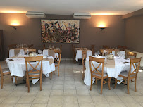Atmosphère du Restaurant Logis LE RELAIS DE LA VOIE SACREE à Les Trois-Domaines - n°6