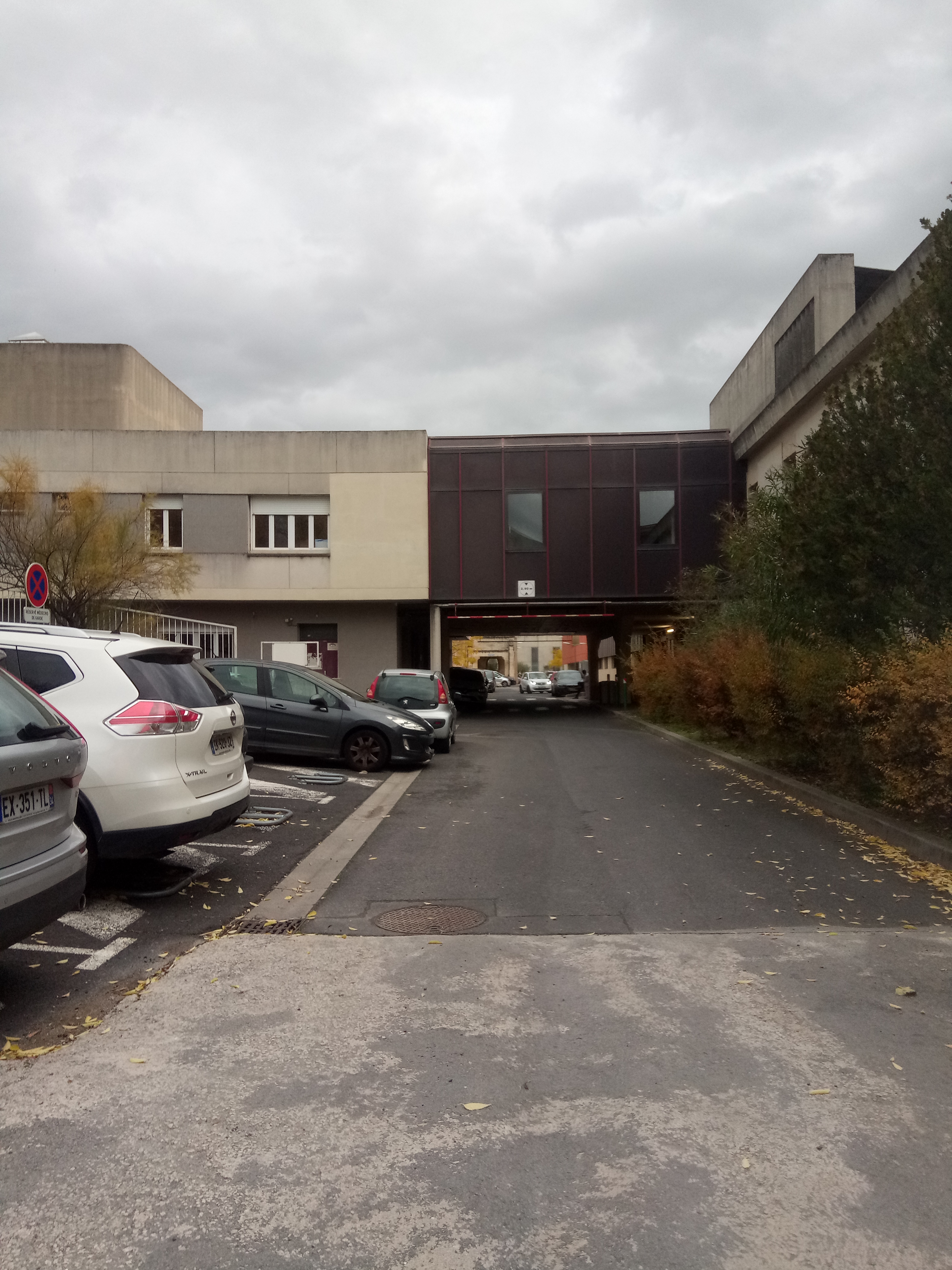 Photo n° 12 de l'avis de Estranged.l fait le 27/11/2019 à 20:09