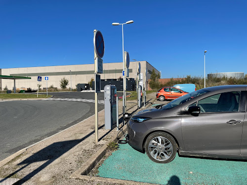 Borne de recharge de véhicules électriques Pass Pass électrique Charging Station Arques