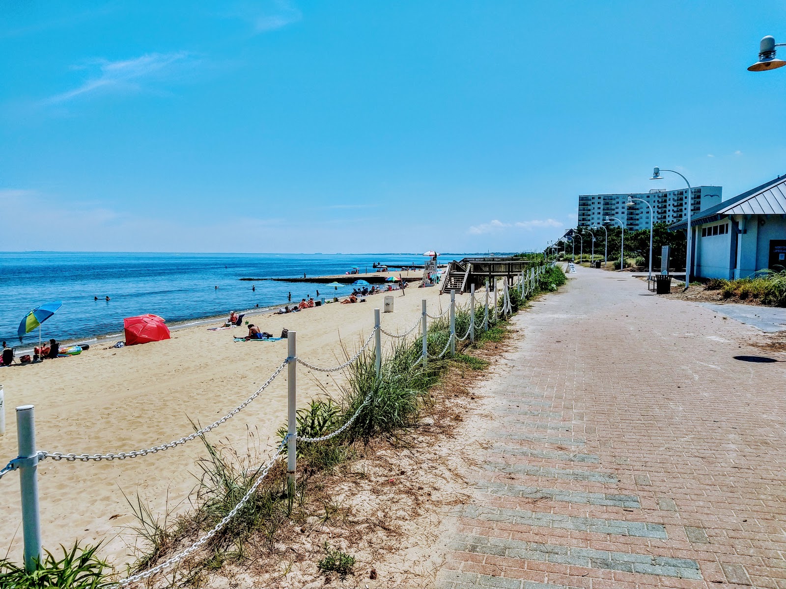 Ocean View beach的照片 带有碧绿色纯水表面