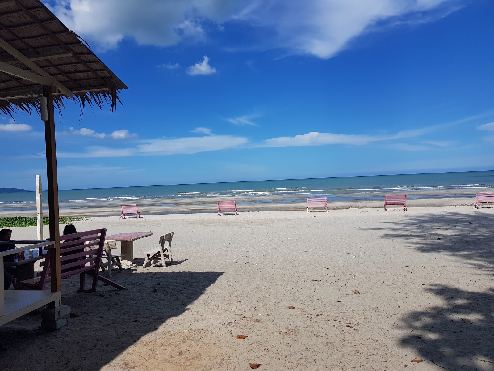 Photo of Batu Hitam Mandurah Beach with partly clean level of cleanliness