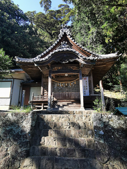 三倉八幡神社(大久保八幡神社)