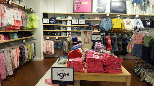 Clothing Store «Gap», reviews and photos, 18511 Outlet Blvd, Chesterfield, MO 63005, USA