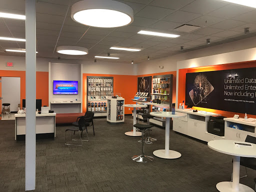 Cell Phone Store «Spring Mobile AT&T Authorized Retailer», reviews and photos, 1095 Kennedy Rd #7a, Windsor, CT 06095, USA