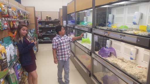 Pet Supply Store «Petco Animal Supplies», reviews and photos, 225 Maple Ave E, Vienna, VA 22180, USA