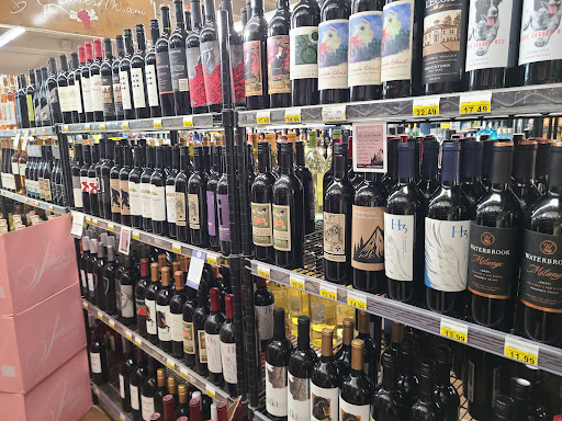 Grocery Store «Red Apple Markets», reviews and photos, 310 W Manson Hwy, Chelan, WA 98816, USA