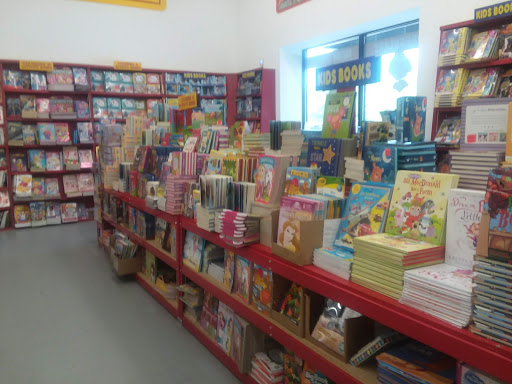 Shopping Mall «Cary Village Square Shopping Center», reviews and photos, 657 Cary Towne Blvd, Cary, NC 27511, USA