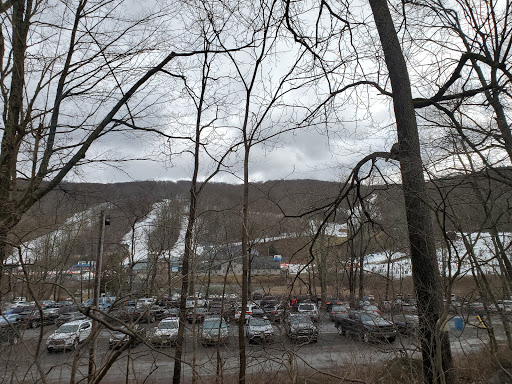 Resort «White Lightning Snowtubing at the Fernwood Winter Fun Center», reviews and photos, 124 Golf Dr #2, East Stroudsburg, PA 18302, USA