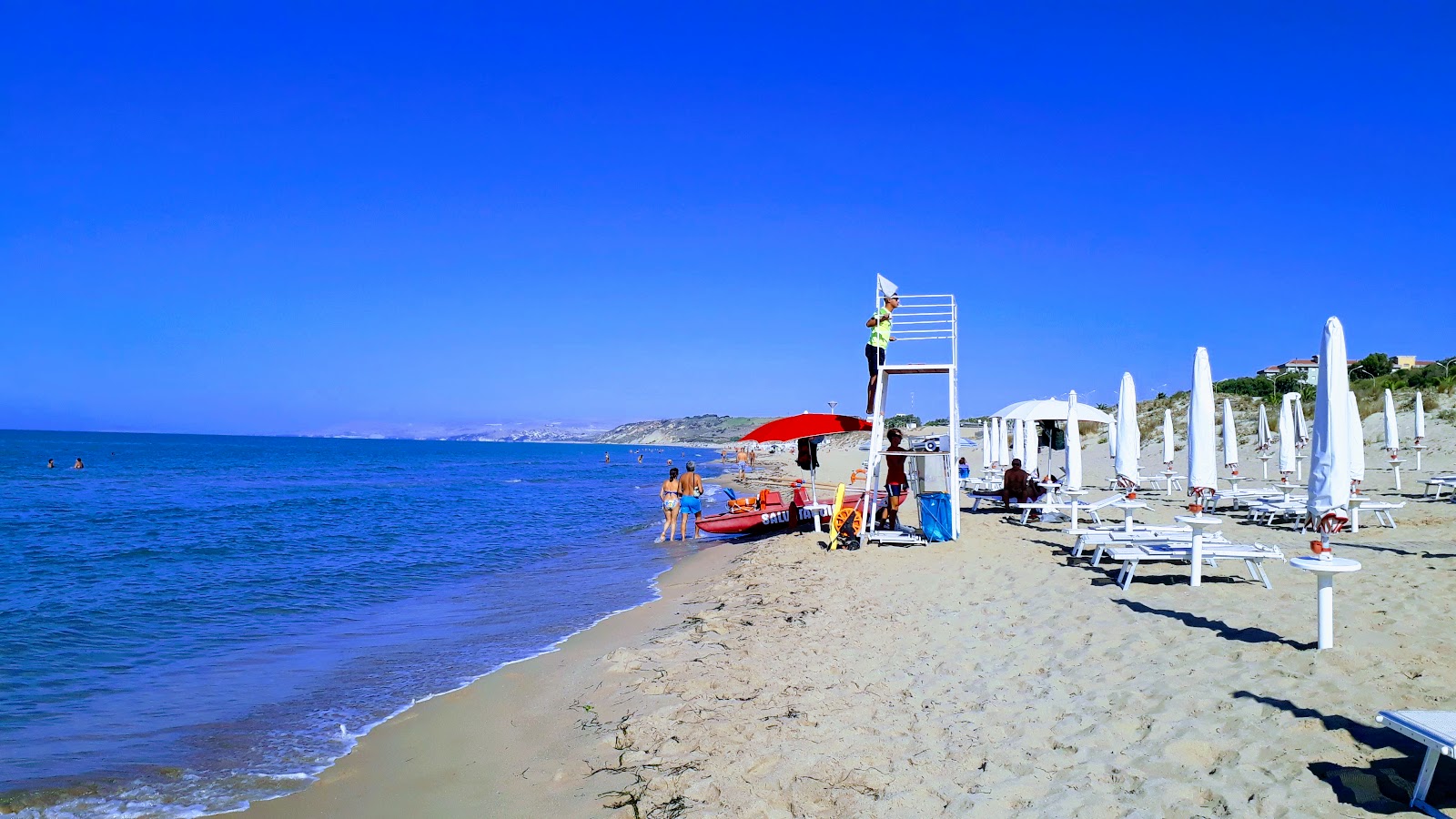 Photo of Macchitella with long straight shore