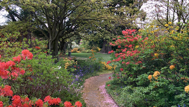 Reviews of Ilam Gardens in Christchurch - Landscaper