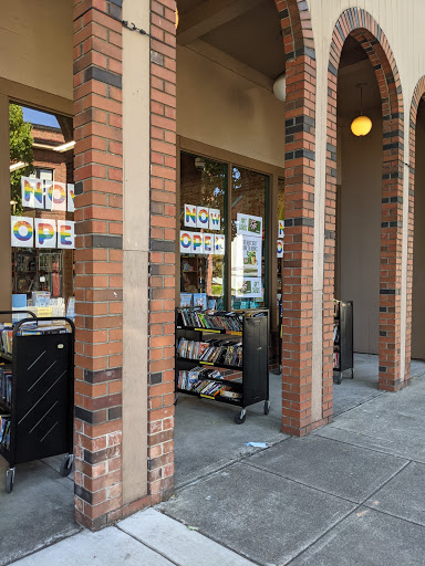 Book Store «Half Price Books», reviews and photos, 7805 Leary Way NE, Redmond, WA 98052, USA