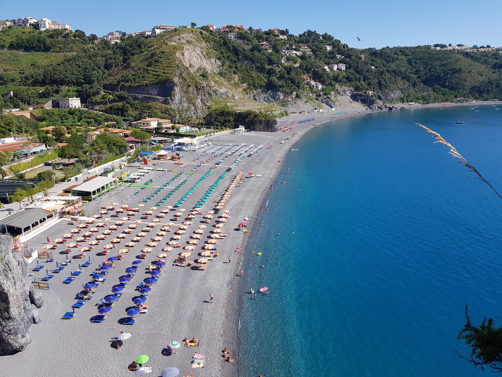 Photo de Spiaggia San Nicola Arcella avec plage spacieuse