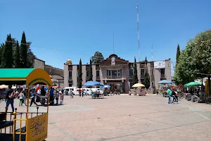 Plaza Central de Xonacatlán image