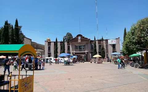Plaza Central de Xonacatlán image
