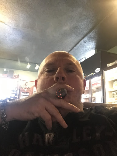 Tobacco Shop «Arlington Pipe and Cigar Lounge», reviews and photos, 546 W Northwest Hwy, Arlington Heights, IL 60004, USA